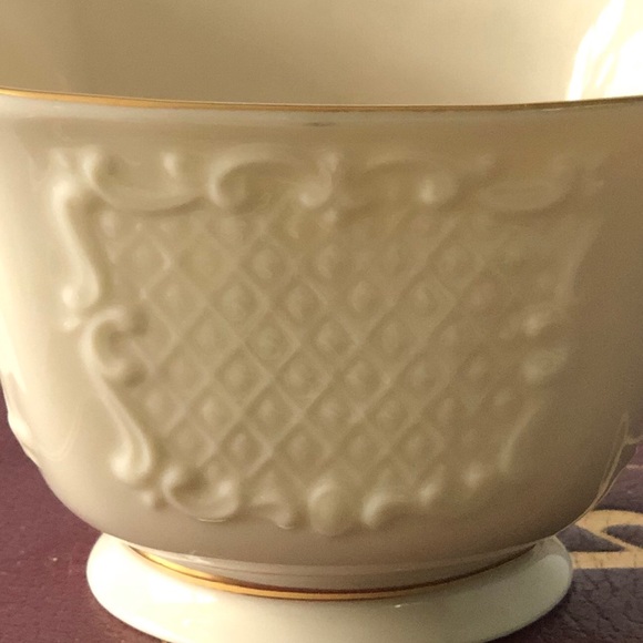 LENOX BOWL CANTERBURY PATTERN - Picture 4 of 9